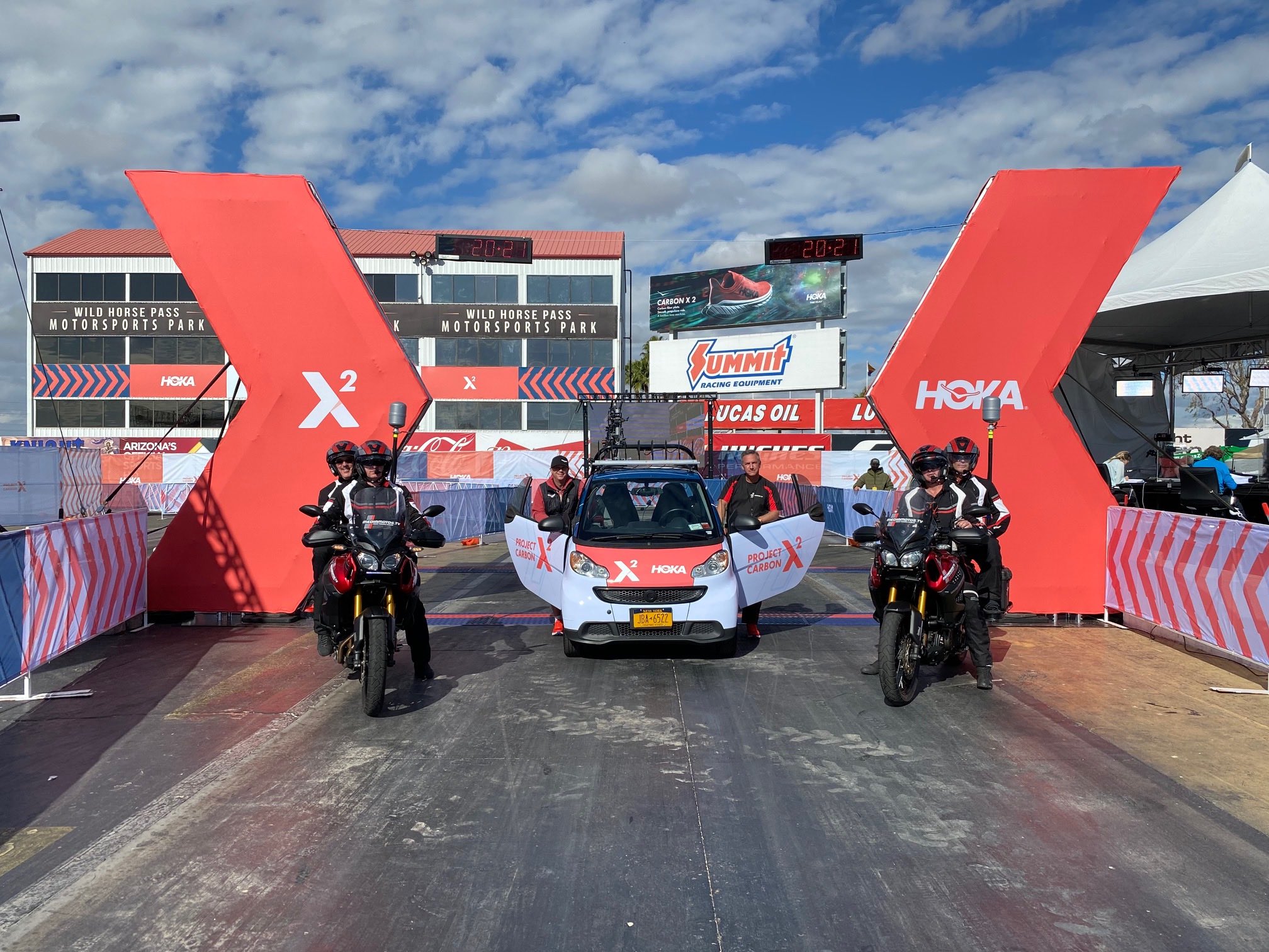 HOKA__SmartCar_Motos_ProductionCrew HOKA